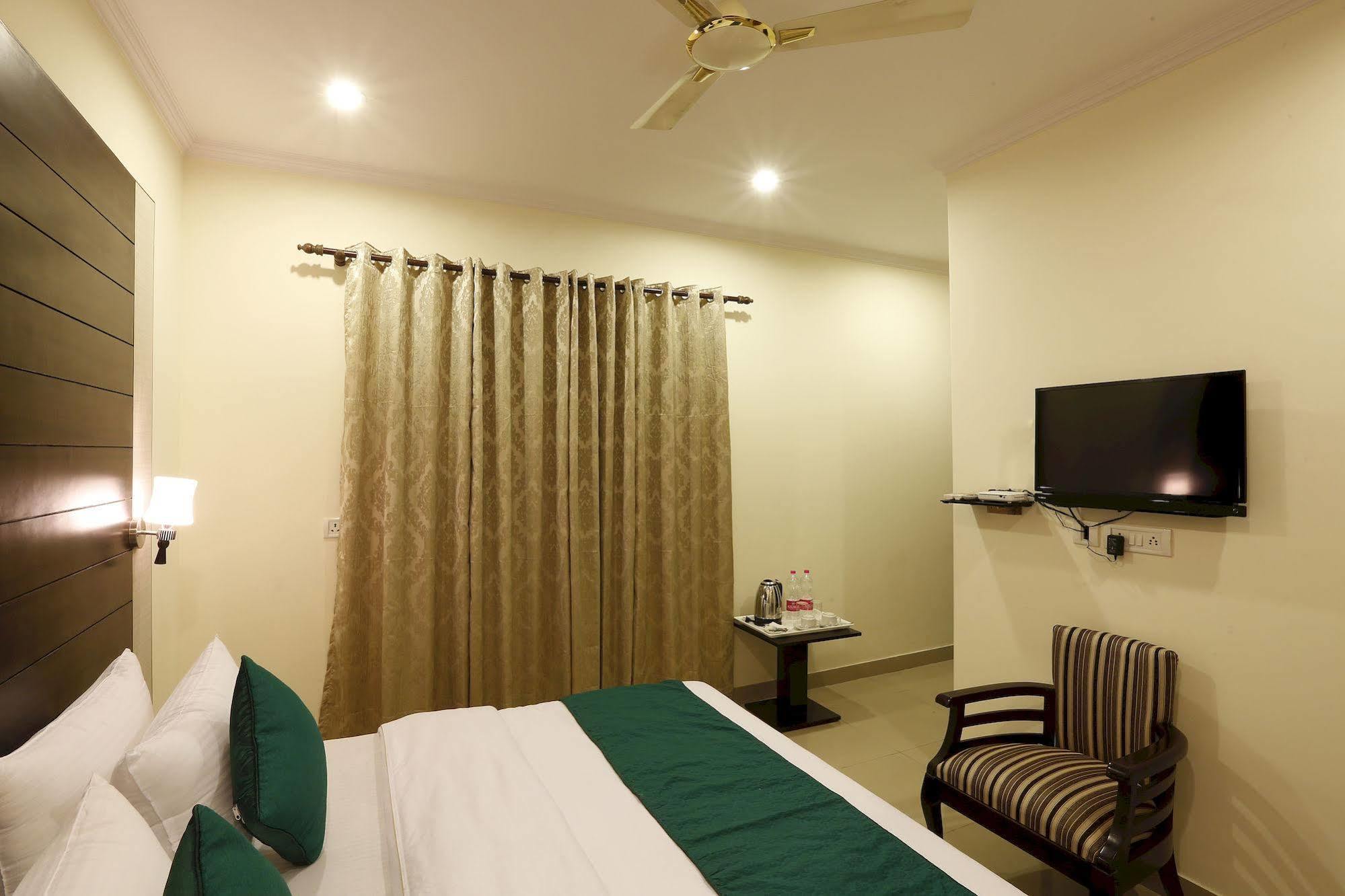 Hotel Chanakya Inn New Delhi Extérieur photo