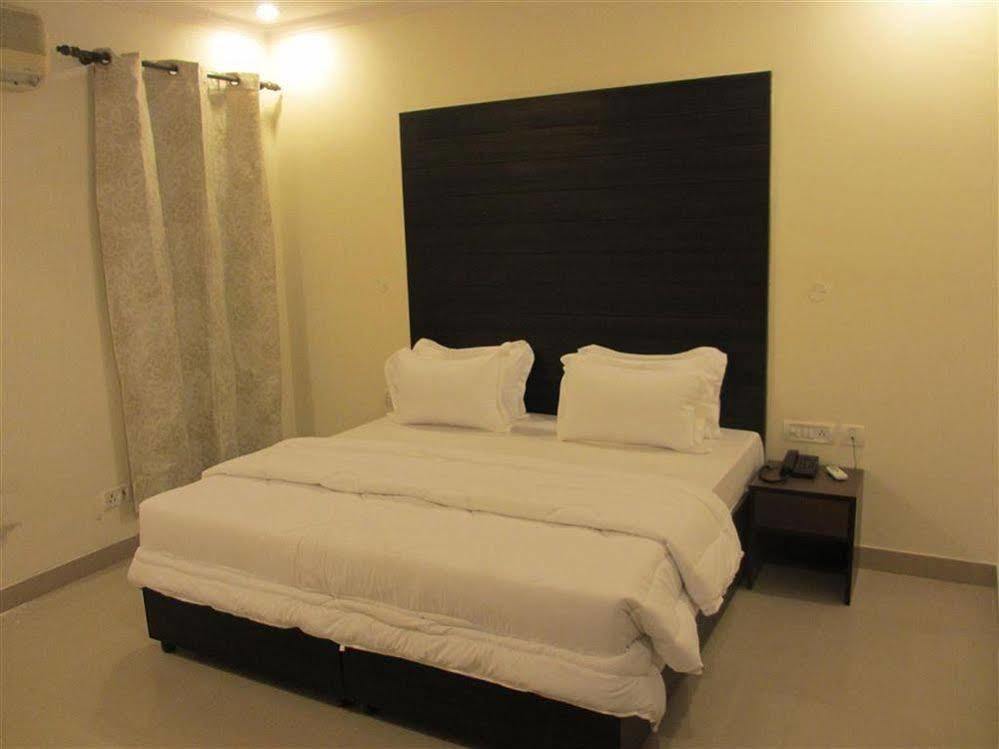 Hotel Chanakya Inn New Delhi Extérieur photo